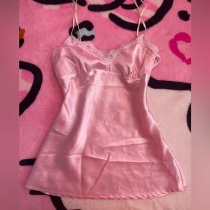 *SOLD*🎀y2k pink lace cami top🎀